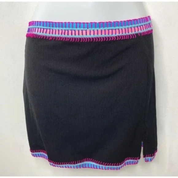 NEW Platinum Inspired by Solange Ferrarini Crochet Trim Swim Cover Up Skirt NWT - Picture 2 of 5